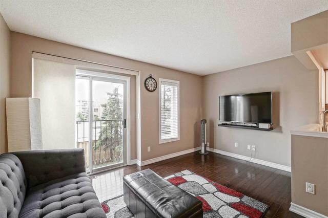 153 - 833 Scollard Crt, Townhouse with 3 bedrooms, 4 bathrooms and 1 parking in Mississauga ON | Image 2