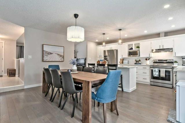 120 Oakwood Place Sw, House detached with 5 bedrooms, 2 bathrooms and 3 parking in Calgary AB | Image 13