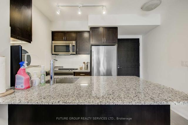 306 - 18 Graydon Hall Dr, Condo with 1 bedrooms, 1 bathrooms and 1 parking in Toronto ON | Image 3