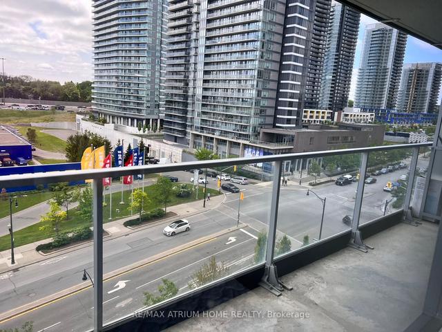 802 - 19 Singer Crt, Condo with 1 bedrooms, 1 bathrooms and 1 parking in Toronto ON | Image 2