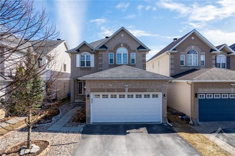 106 Macara Crescent, House detached with 4 bedrooms, 4 bathrooms and 6 parking in Ottawa ON | Card Image