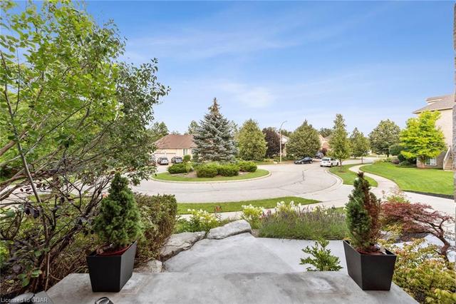 137 Briarmeadow Place, House detached with 4 bedrooms, 3 bathrooms and 6 parking in Kitchener ON | Image 34
