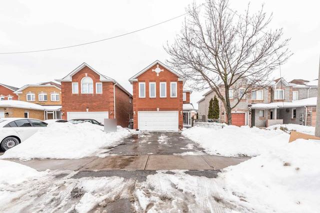 45 Ravenscliffe Crt, House detached with 3 bedrooms, 4 bathrooms and 4 parking in Brampton ON | Image 1