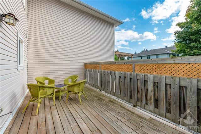 46 Colchester Square, Townhouse with 3 bedrooms, 3 bathrooms and 4 parking in Ottawa ON | Image 27