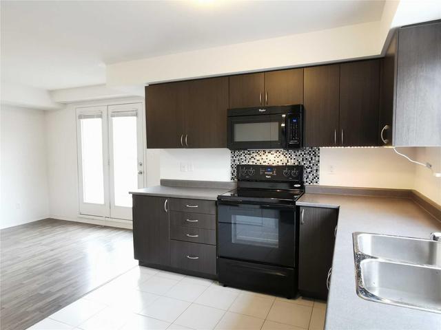 3 - 47 Hays Blvd, Townhouse with 2 bedrooms, 2 bathrooms and 1 parking in Oakville ON | Image 5