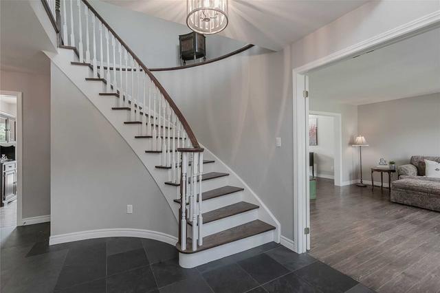 1412 Hazelton Blvd, House detached with 4 bedrooms, 4 bathrooms and 6 parking in Burlington ON | Image 4