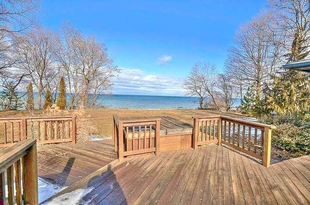 1180 Lakeshore Rd W, House detached with 2 bedrooms, 1 bathrooms and 4 parking in St. Catharines ON | Image 1