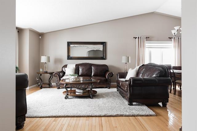 252 Woodward Lane, House detached with 4 bedrooms, 3 bathrooms and 6 parking in Wood Buffalo AB | Image 3