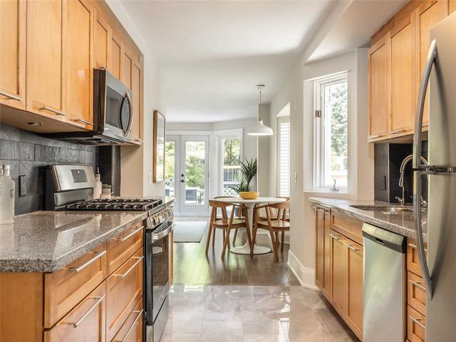86 Sherwood Ave, House semidetached with 3 bedrooms, 3 bathrooms and 1 parking in Toronto ON | Image 20