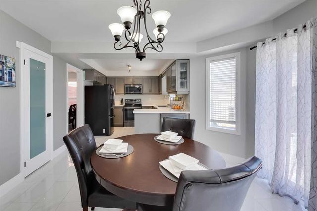 19 Sherwood Crt, House detached with 3 bedrooms, 3 bathrooms and 6 parking in Barrie ON | Image 6