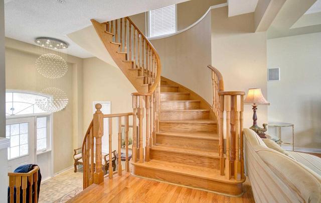 8 Solway Cres, House detached with 5 bedrooms, 5 bathrooms and 4 parking in Ajax ON | Image 13