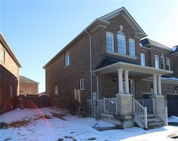 197 Andrew Hill Dr, House semidetached with 3 bedrooms, 3 bathrooms and 2 parking in Vaughan ON | Image 2
