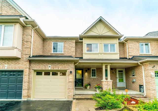 27 Tincomb Cres, House attached with 3 bedrooms, 3 bathrooms and 3 parking in Whitby ON | Card Image