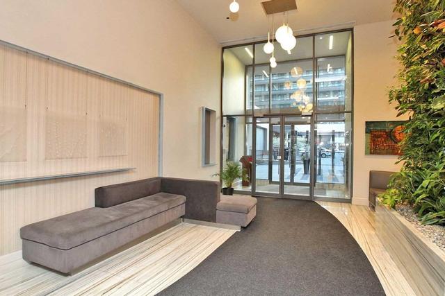912 - 111 Elizabeth St, Condo with 1 bedrooms, 1 bathrooms and 1 parking in Toronto ON | Image 2
