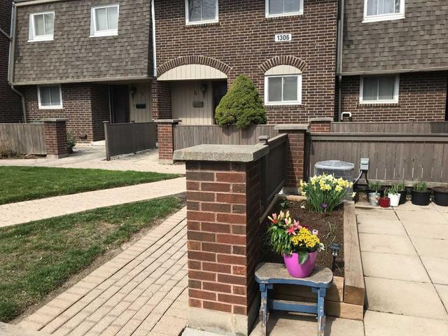 7 - 1302 Guelph Line, Townhouse with 3 bedrooms, 3 bathrooms and 2 parking in Burlington ON | Image 12