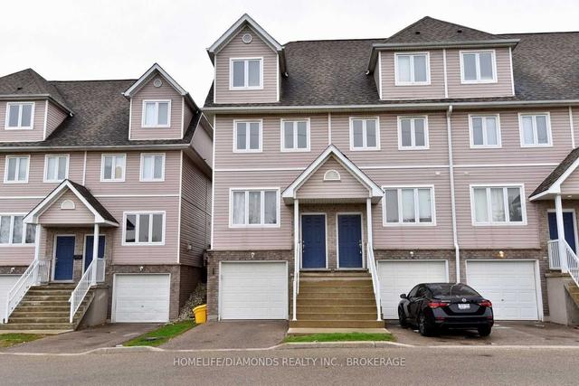 8 - 601 Columbia Forest Blvd, Townhouse with 4 bedrooms, 3 bathrooms and 2 parking in Waterloo ON | Image 1