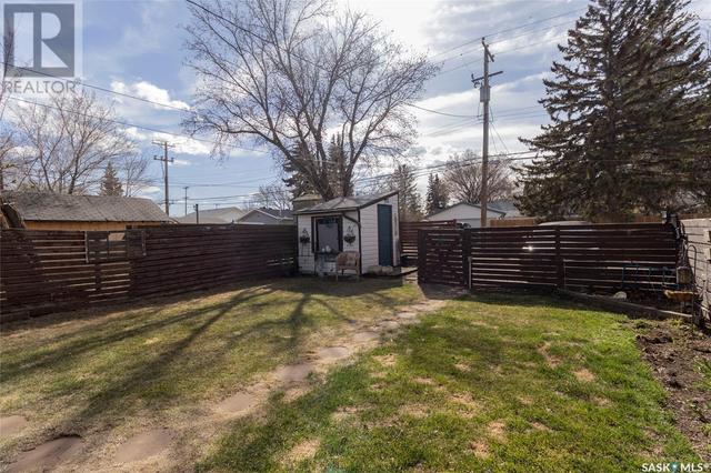 1231 H Avenue N, House detached with 2 bedrooms, 1 bathrooms and null parking in Saskatoon SK | Image 45