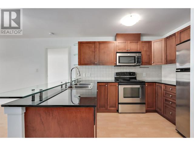 611 - 415 E Columbia Street, Condo with 2 bedrooms, 2 bathrooms and 2 parking in New Westminster BC | Image 4