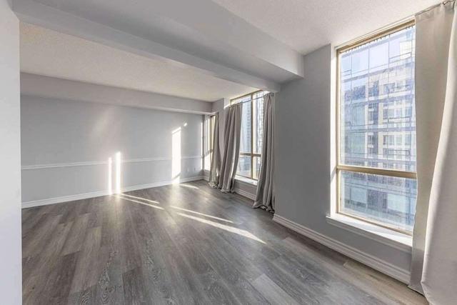 1101 - 40 Scollard St, Condo with 1 bedrooms, 1 bathrooms and 0 parking in Toronto ON | Image 4