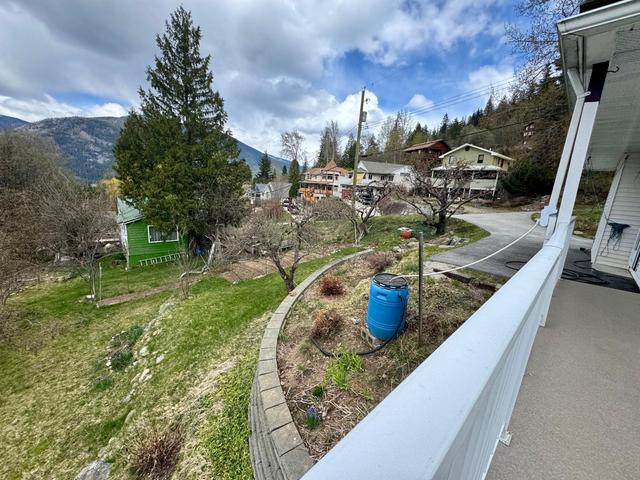 2124 Stanley Street, House detached with 3 bedrooms, 1 bathrooms and 3 parking in Nelson BC | Image 50