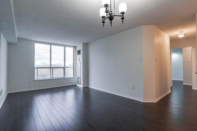 402 - 430 Mclevin Ave, Condo with 2 bedrooms, 2 bathrooms and 1 parking in Toronto ON | Image 2