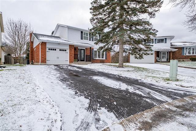 11 Bell Manor Court, House detached with 4 bedrooms, 2 bathrooms and 3 parking in Brantford ON | Image 1