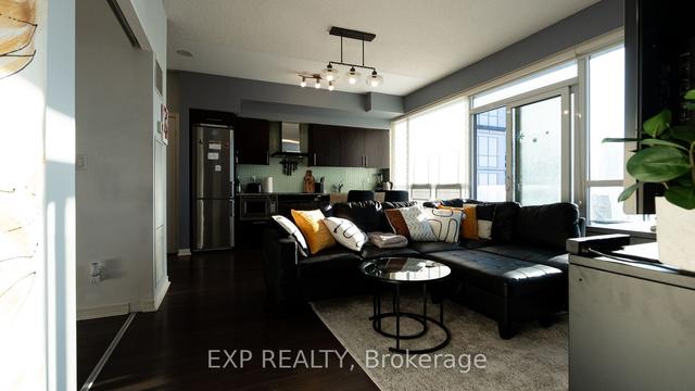 2214 - 352 Front St W, Condo with 2 bedrooms, 2 bathrooms and 0 parking in Toronto ON | Image 4