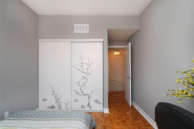 3 - 1388 Bloor St W, Townhouse with 2 bedrooms, 2 bathrooms and 1 parking in Toronto ON | Image 16