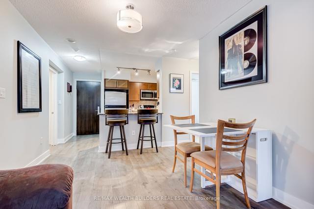 717 - 20 Blue Jays Way, Condo with 2 bedrooms, 2 bathrooms and 0 parking in Toronto ON | Image 5