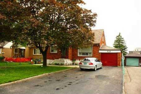 274 Cornelius Pkwy, House detached with 3 bedrooms, 2 bathrooms and 6 parking in Toronto ON | Image 1