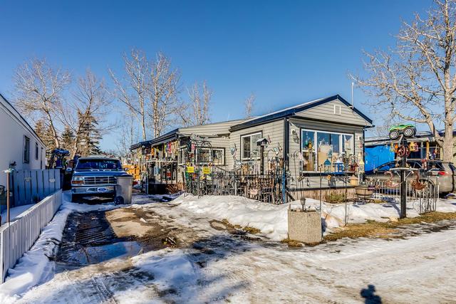 105 - 6220 17 Avenue Se, Home with 2 bedrooms, 1 bathrooms and 2 parking in Calgary AB | Image 1