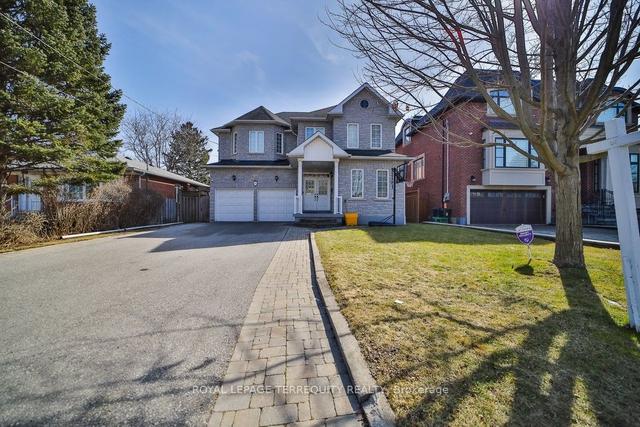 111 Brighton Ave, House detached with 4 bedrooms, 5 bathrooms and 8 parking in Toronto ON | Image 1