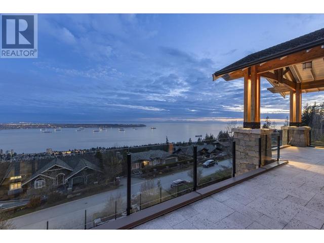 2756 Willoughby Road, House detached with 5 bedrooms, 7 bathrooms and 4 parking in West Vancouver BC | Image 2