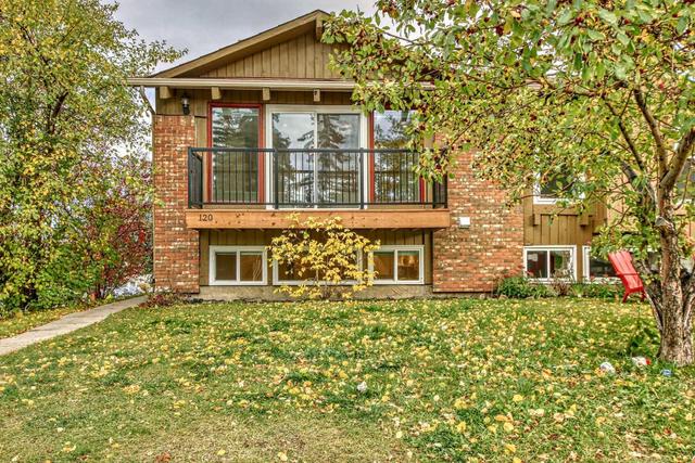 120 Bermuda Road Nw, Home with 4 bedrooms, 2 bathrooms and null parking in Calgary AB | Image 2