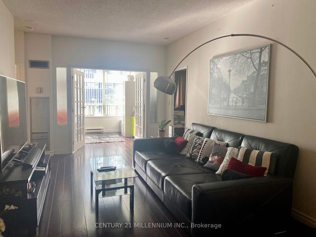 207 - 30 Greenfield Ave, Condo with 3 bedrooms, 2 bathrooms and 1 parking in Toronto ON | Image 7