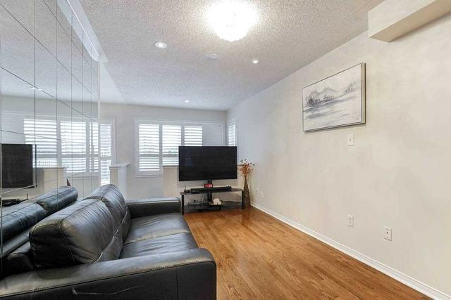 3564 Southwick St, House semidetached with 3 bedrooms, 3 bathrooms and 3 parking in Mississauga ON | Image 32