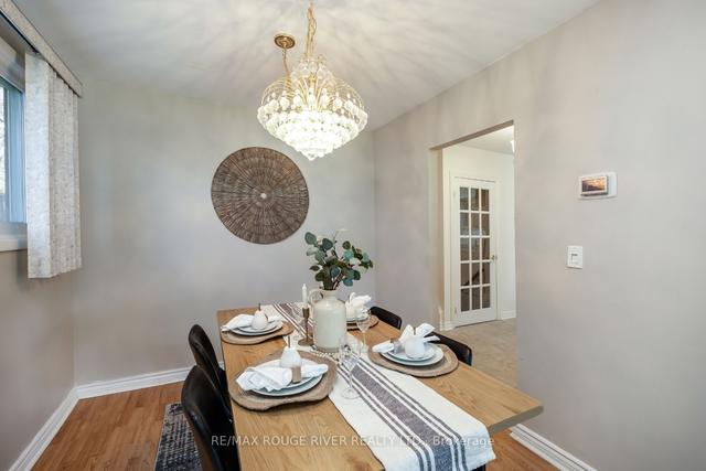 1110 Ronlea Ave, House detached with 3 bedrooms, 2 bathrooms and 4 parking in Oshawa ON | Image 2