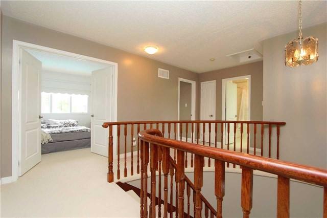 10 Jura Crt, House detached with 4 bedrooms, 3 bathrooms and 4 parking in Clarington ON | Image 12