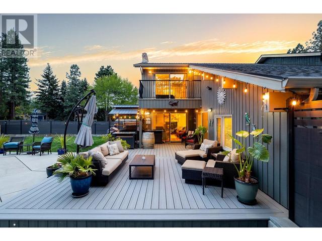 1047 Cascade Place, House detached with 4 bedrooms, 2 bathrooms and 6 parking in Kelowna BC | Image 2