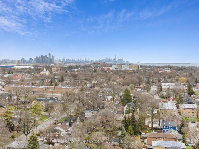 38 Thirty Fifth St, House detached with 3 bedrooms, 4 bathrooms and 4 parking in Toronto ON | Image 30