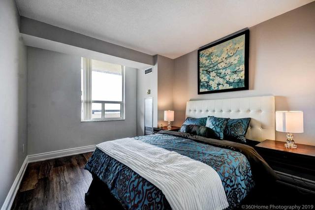 1704 - 10 Malta Ave, Condo with 3 bedrooms, 2 bathrooms and 1 parking in Brampton ON | Image 15