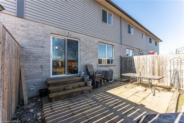121b Whitlaw Way, House attached with 3 bedrooms, 2 bathrooms and 3 parking in Brant ON | Image 25