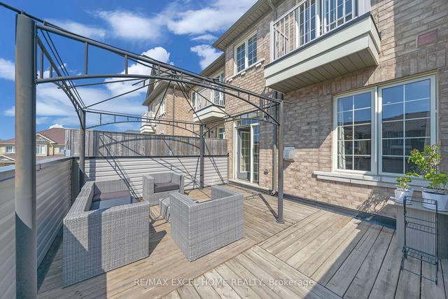 41 Memon Pl, House attached with 4 bedrooms, 5 bathrooms and 5 parking in Markham ON | Image 7