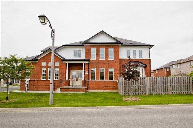 280 Stonebridge Dr, House detached with 4 bedrooms, 3 bathrooms and 2 parking in Markham ON | Image 2