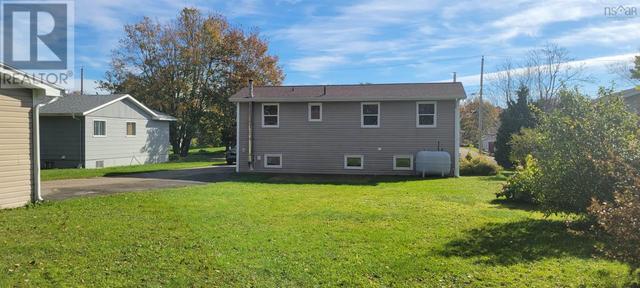 64 Holic Avenue, House detached with 3 bedrooms, 1 bathrooms and null parking in Cape Breton NS | Image 5