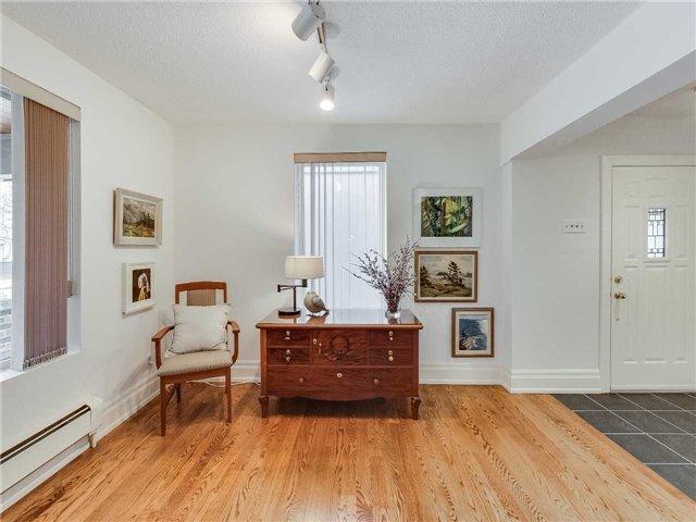 61 Lawton Blvd, House detached with 3 bedrooms, 3 bathrooms and 1 parking in Toronto ON | Image 4