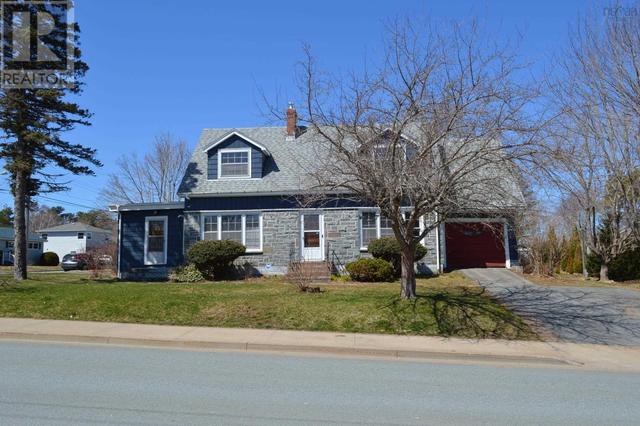 114 Dominion Street, House detached with 3 bedrooms, 1 bathrooms and null parking in Bridgewater NS | Image 2