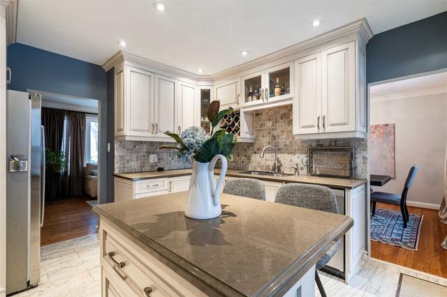 22 Cranleigh Crt, House detached with 3 bedrooms, 2 bathrooms and 10 parking in Toronto ON | Image 13