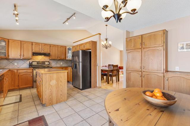 228 Millview Place Sw, House detached with 3 bedrooms, 3 bathrooms and 4 parking in Calgary AB | Image 9