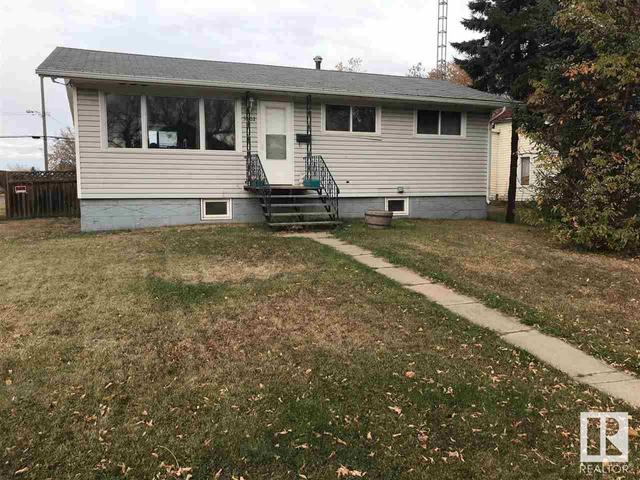5602 - 49 A St, House detached with 4 bedrooms, 2 bathrooms and null parking in Vegreville AB | Card Image